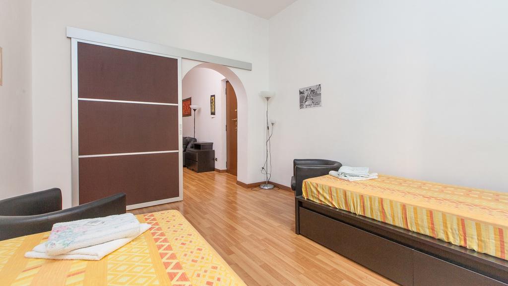 Rental In Rome Santini Apartment Room photo